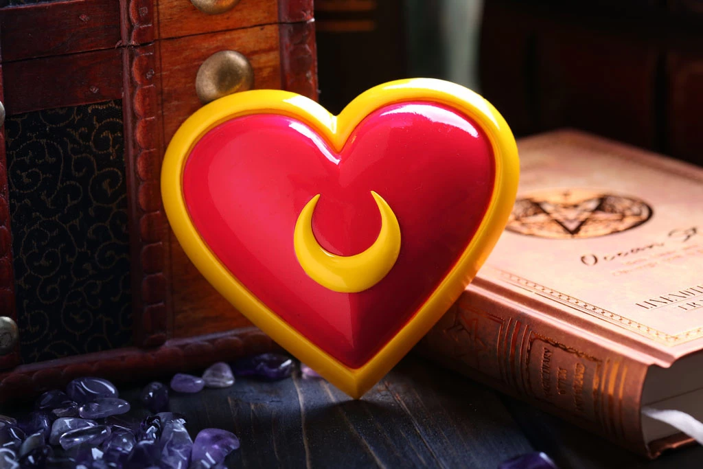 Sailor Moon Serena Tsukino Cosplay Brooch - A